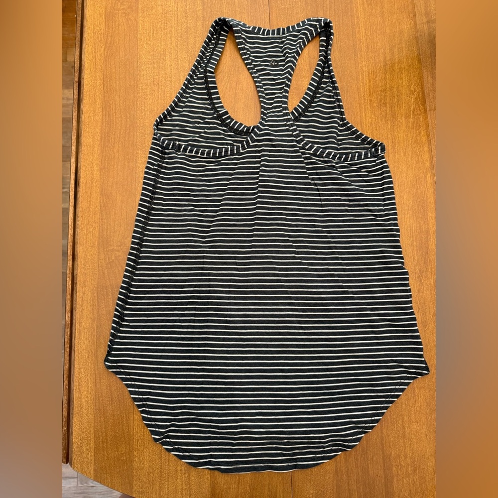 Black and white striped Lululemon tank with pocket - Picture 3 of 4